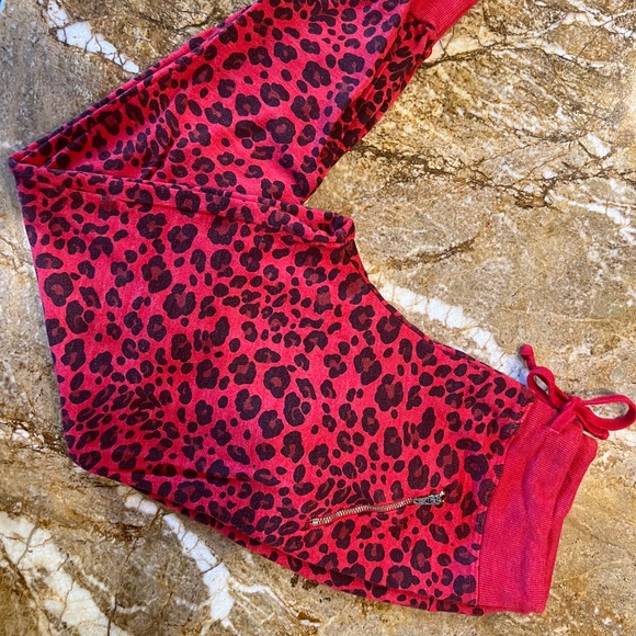 Sundry- Women's US Size 0- Red Cheetah Sweat Pants - Picture 3 of 10
